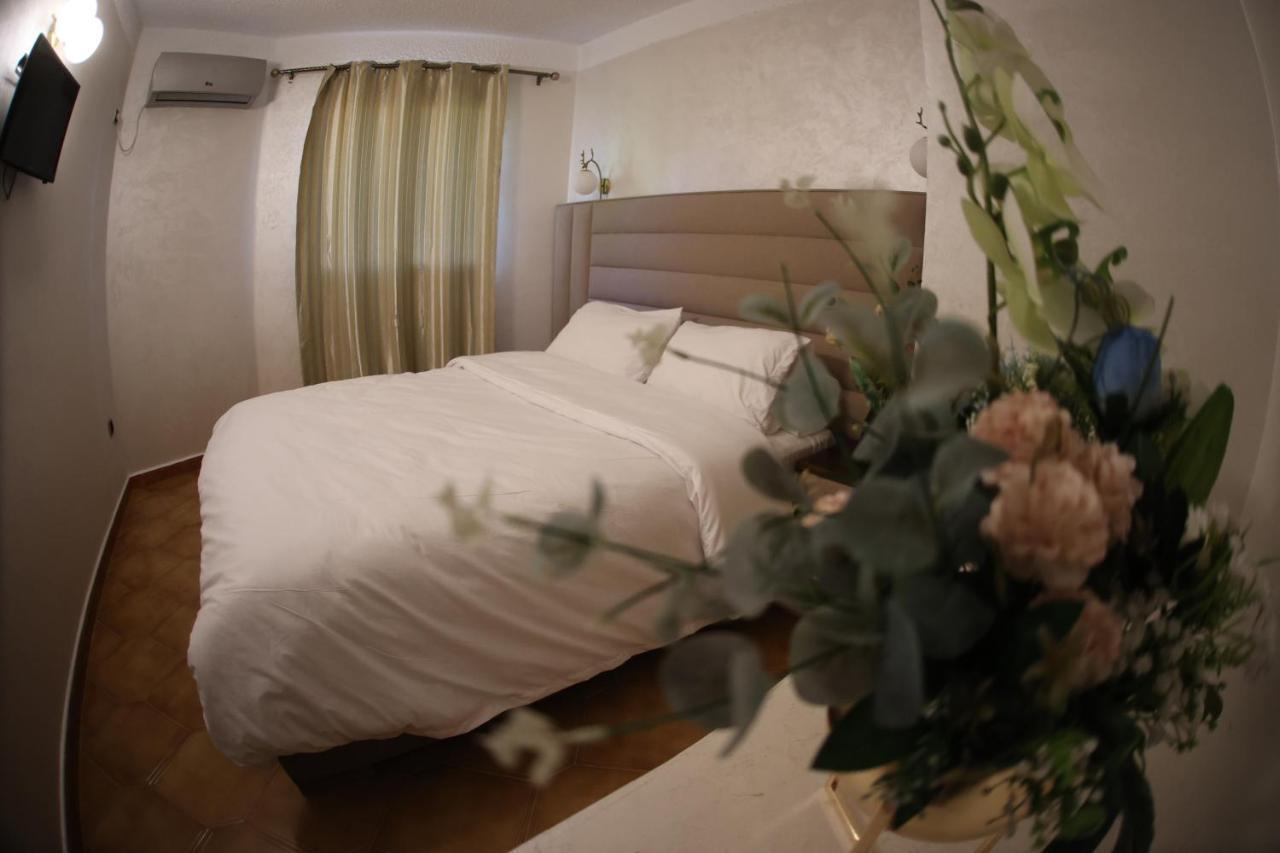 Hotel Des Lilas Oujda Exteriör bild